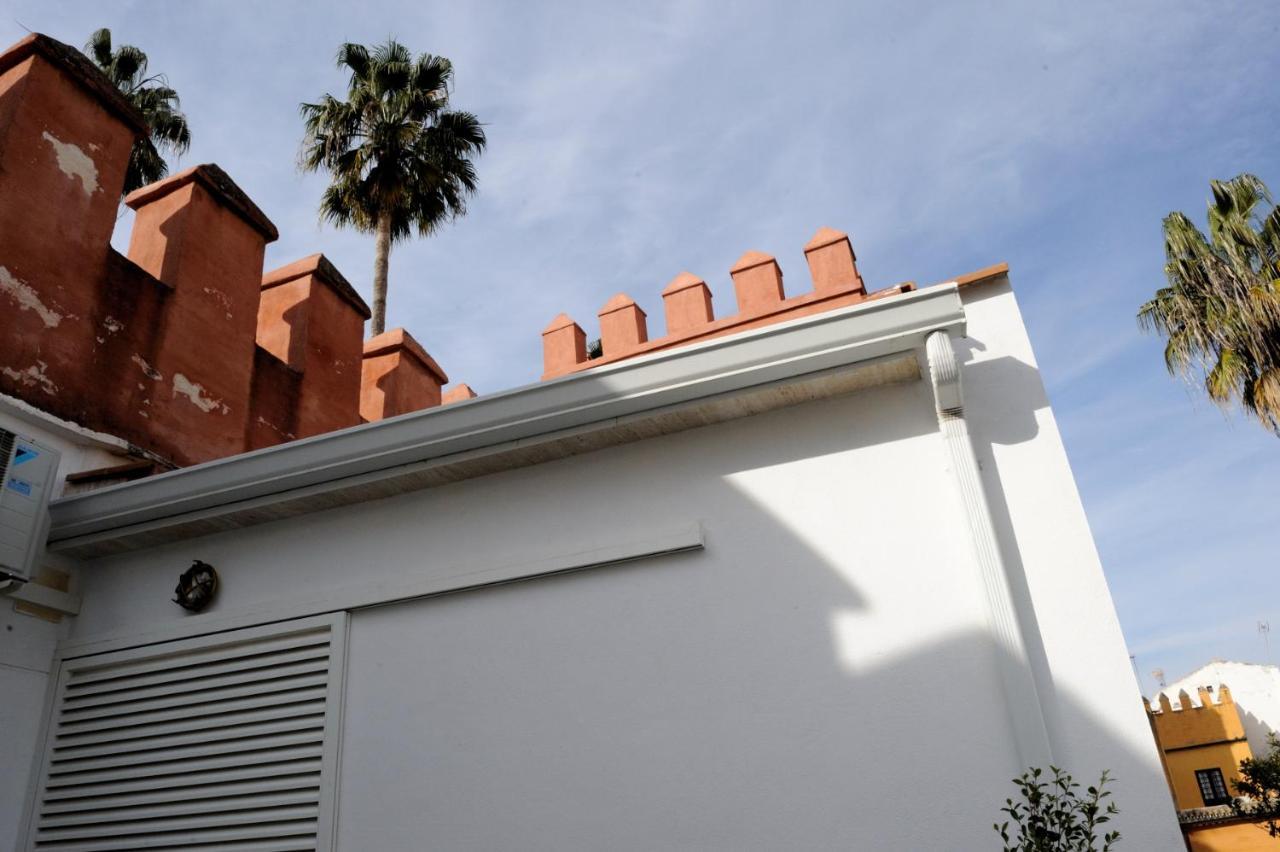 The Wall Of The Alcazar Palace Seville Exterior photo