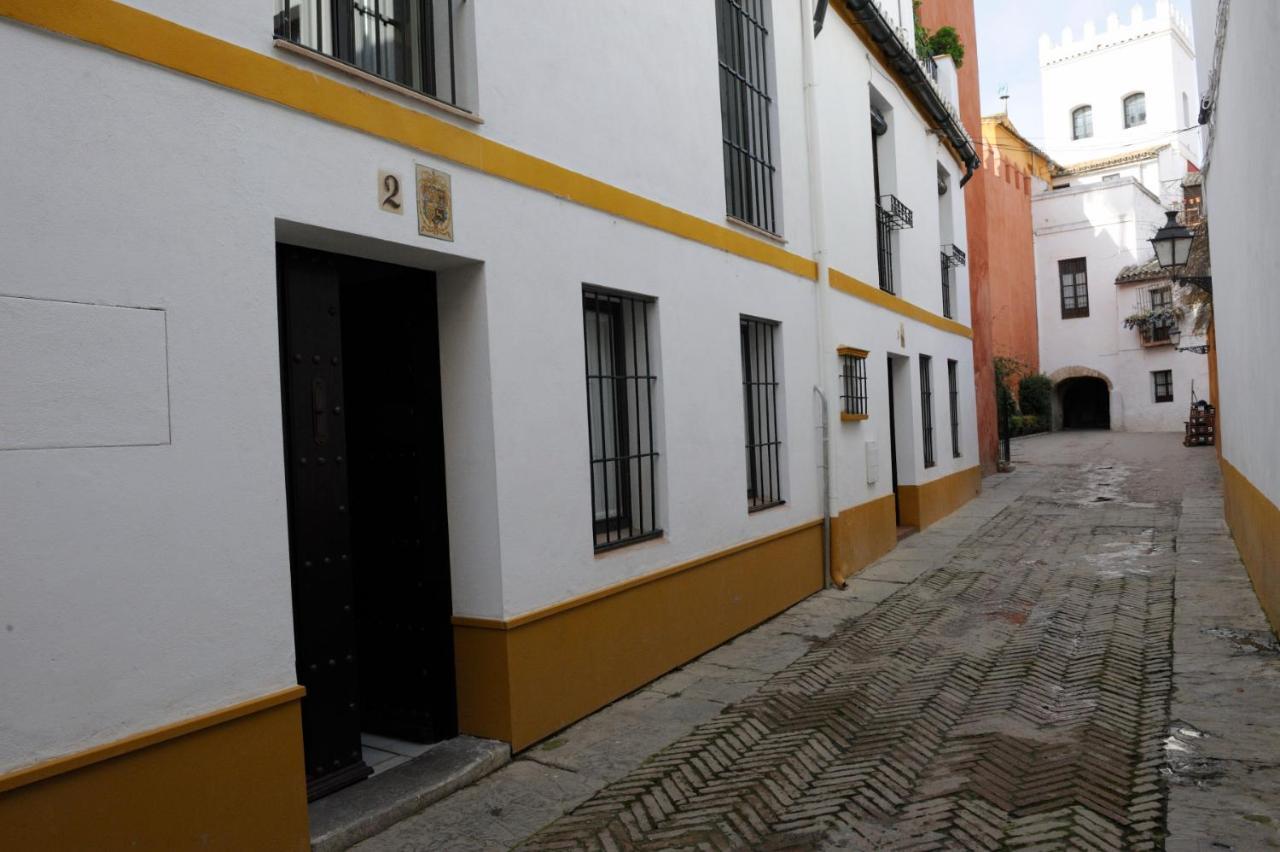 The Wall Of The Alcazar Palace Seville Exterior photo