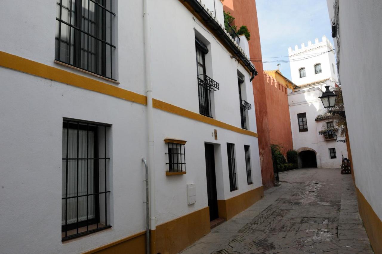 The Wall Of The Alcazar Palace Seville Exterior photo